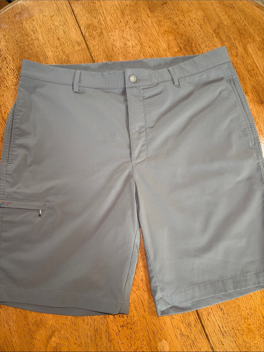 Greg Norman Men's Light Blue Performance Shorts